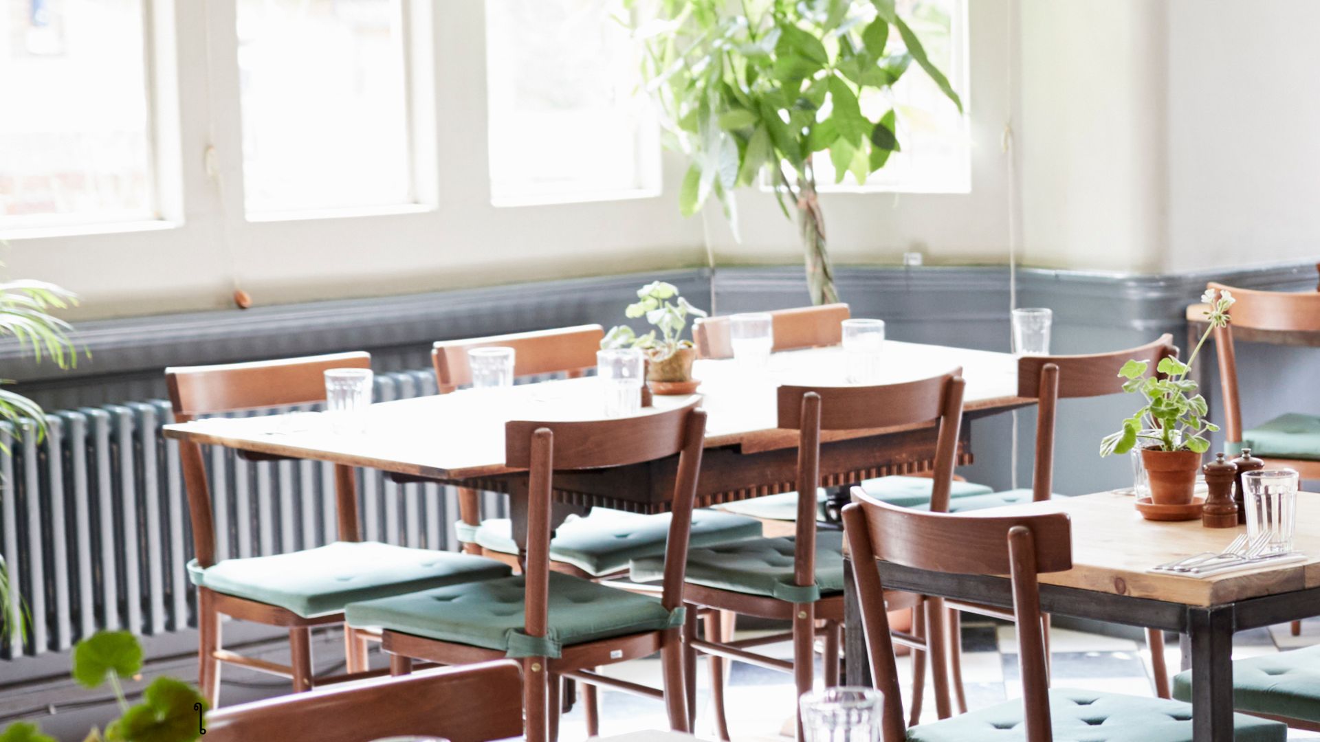 จองโต๊ะสำหรับ 4 ท่าน